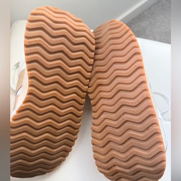 New Balance 237 Cream Suede Sneakers 6.5(US) - Picture 9 of 14